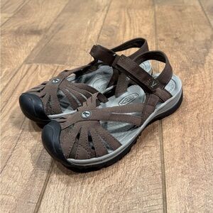 Women's KEEN Size 7.5  Adventure Active Sandal All Day Comfort Rubber Sole